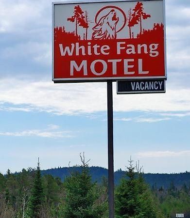 White Fang Motel 와와 외부 사진