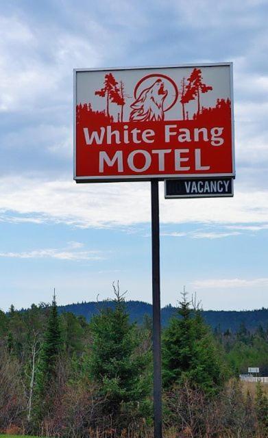 White Fang Motel 와와 외부 사진